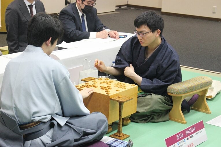 感想戦での永瀬拓矢　©Number Web