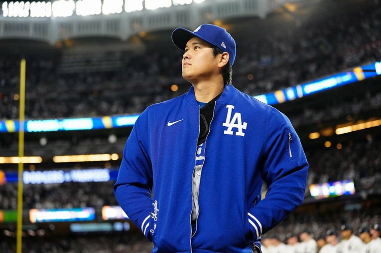 ヤンキースタジアムに立つ大谷翔平。辛口で鳴らすニューヨークはどのような目で背番号17を見てきたのか ／ photograph by Mary DeCicco/Getty Images