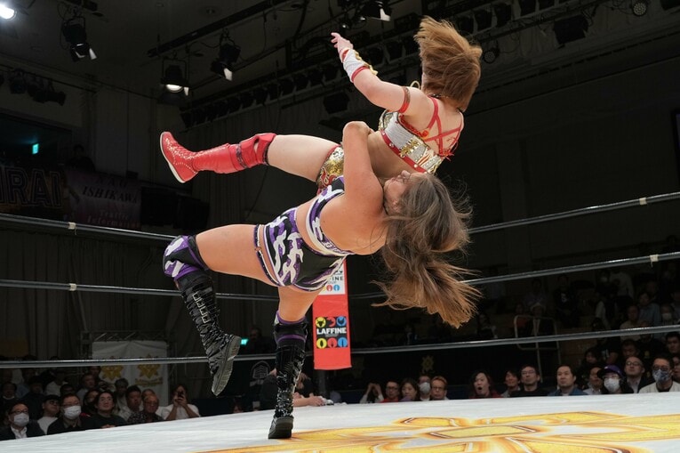 ボジラの投げっぱなしジャーマン　©Essei Hara