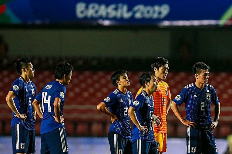 スコア上では完膚なきまでに叩きのめされた日本だが、オシムはチリ戦の前半を「誇りに思っていい」と評価した。 ／ photograph by Getty Images