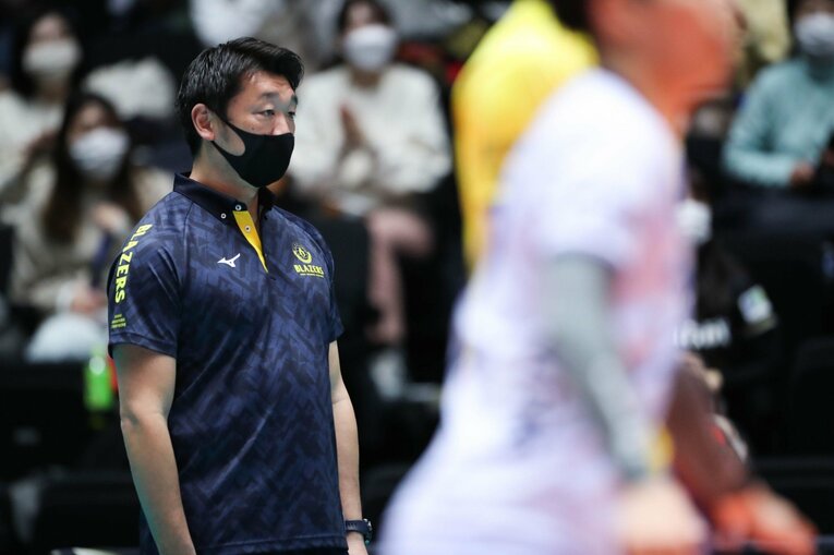 堺ブレイザーズの千葉進也監督　©︎JVA