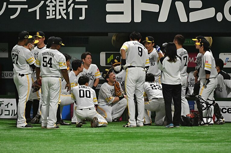 好打者が左右バランス良く並ぶソフトバンク打線　©Hideki Sugiyama