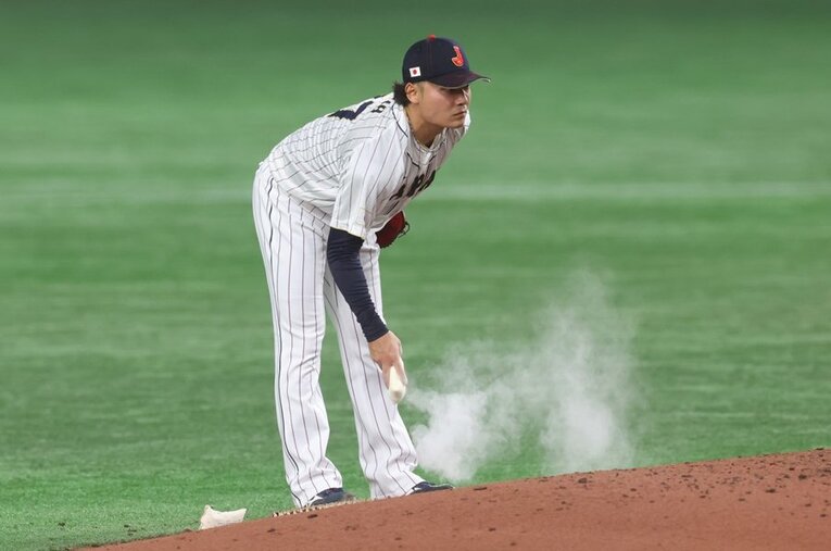 東京五輪に続けて、ピンチに動じない投球が話題となった伊藤大海。プレッシャーのかかる場面でなぜ堂々とした投球ができるのか、本人の発言を振り返ると… ／ photograph by AFLO