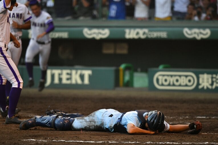 【コマ送りで見る】第100回大会、語り継がれる甲子園の名場面「９回無死満塁から２ランスクイズの決定的瞬間を振り返る　©Hideki Sugiyama