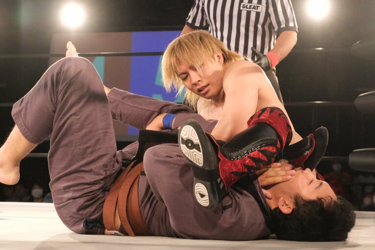 「腹立たしいんですよ」“2021年のUWF”は殺伐とした対抗戦に　佐藤光留はなぜ田村潔司に激怒したのか？(25)