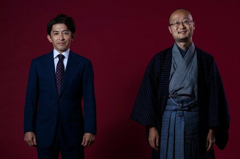 渡辺はタイトル戦でも着用した和装に着替え、福永との対談に臨んだ ／ photograph by Takuya Sugiyama