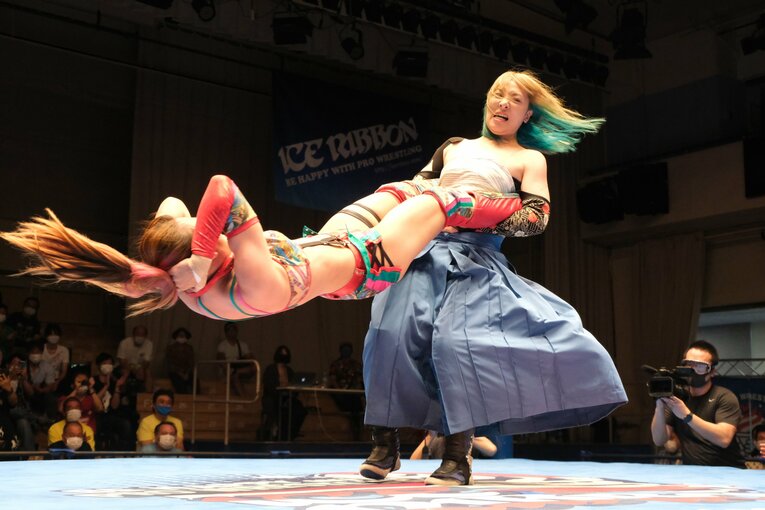 世羅りさvs朱里