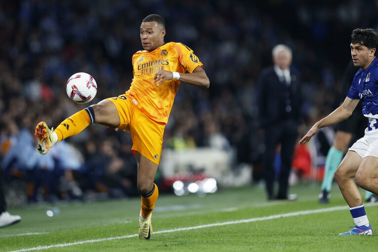 久保建英がマドリー戦後ファンに謝罪も…「エムバペとビニシウスはタケに手を焼いていた」カメラマン、久保本人が感じた「悪い中での好材料」(9)