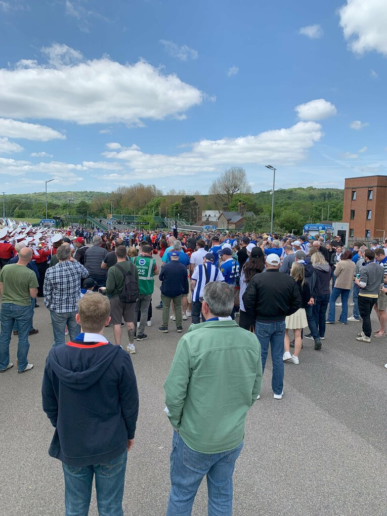 スタジアムに集う人々（1／4枚）　©Yoichi Igawa　