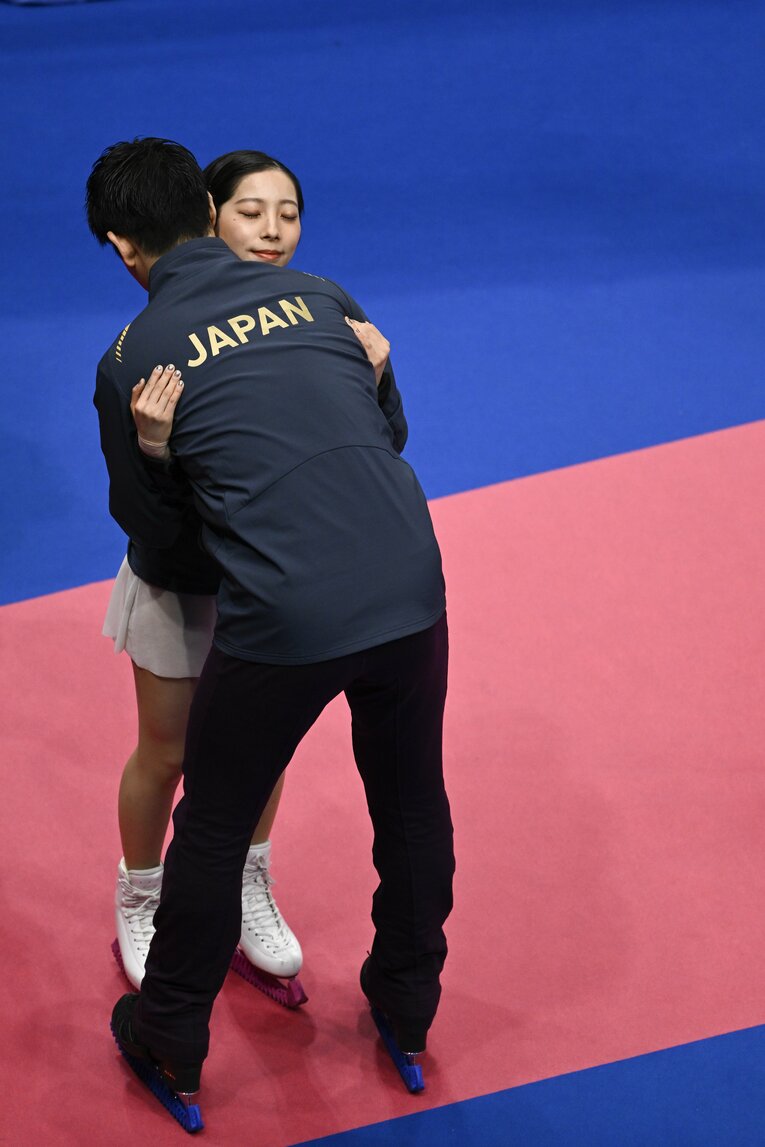 2023年世界選手権、フリー直前の2人　©Asami Enomoto