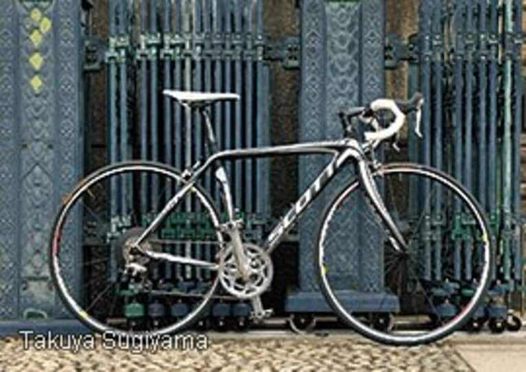 現在の愛車。
ロードバイク（スコット アディクト R3） 自転車の専門家に相談して、振動吸収がよく、僕の身体に合ったものを選んでもらいました。