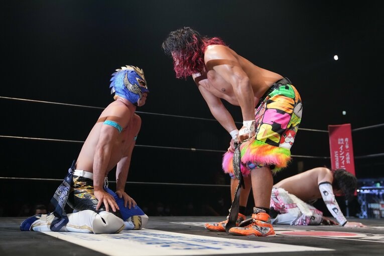 高橋ヒロムはドラゴン・リブレと香取貴大に明確な“差”を見せつけた（クリックすると「この記事の写真」に飛びます。流血等の過激な写真を含みますのでご注意ください）