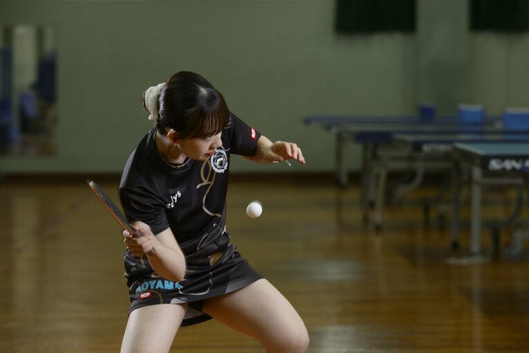 青学大3年生のTリーガーが生まれるまで「小学2年生からカットマンです」なぜ少数派の戦型を選んだ？ 小林りんごを強くした「卓球に縛られすぎない」生き方(4)