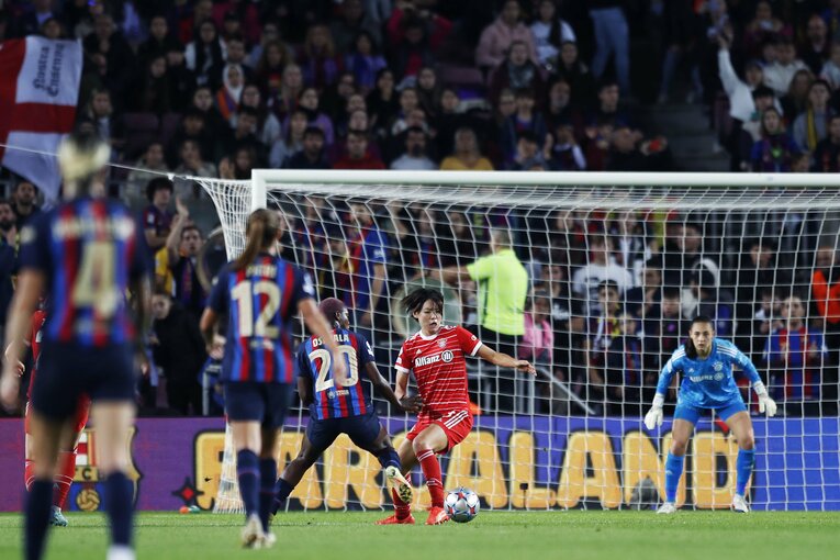 W杯ブラジル戦のウラで「バルサ女子がカンプノウで4万6967人」盛況なワケ… メッシ後に君臨する“女王”、熊谷紗希が見せた悔しさ(42)