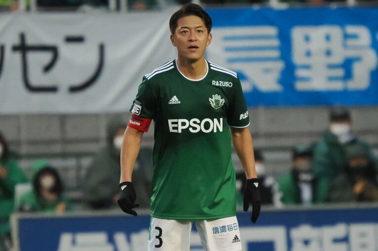 J3最終節の相模原戦、後半42分からピッチに立った松本山雅の田中隼磨。この試合で22年間のプロキャリアに終止符を打った ／ photograph by J.LEAGUE