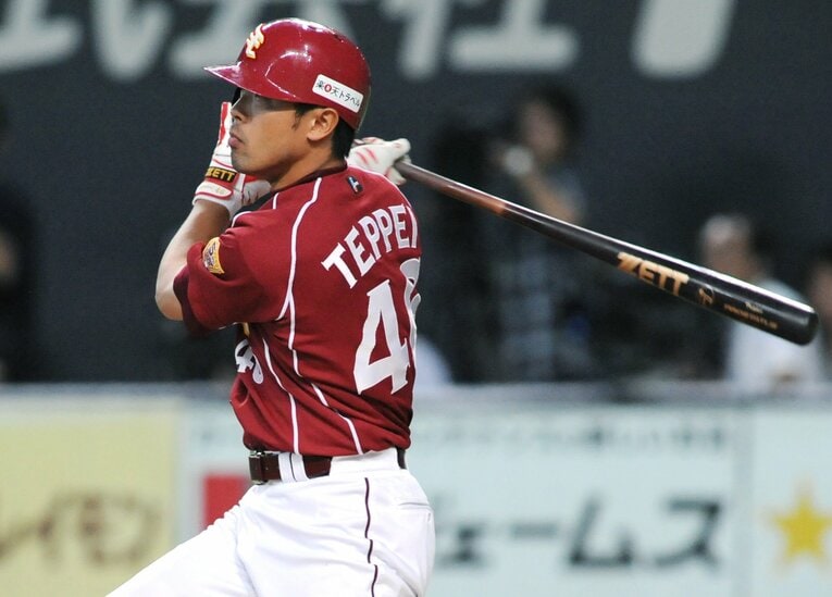 09年の鉄平。首位打者を獲得した　©JIJI PRESS