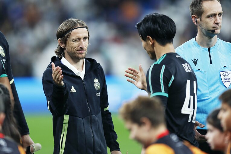 「キヨウゴ、マエダ、レオみんな…」W杯選出の前田大然、落選も古橋亨梧＆旗手怜央がレアル戦で奮闘… 少年サポとカメラマンが語った“愛”(9)