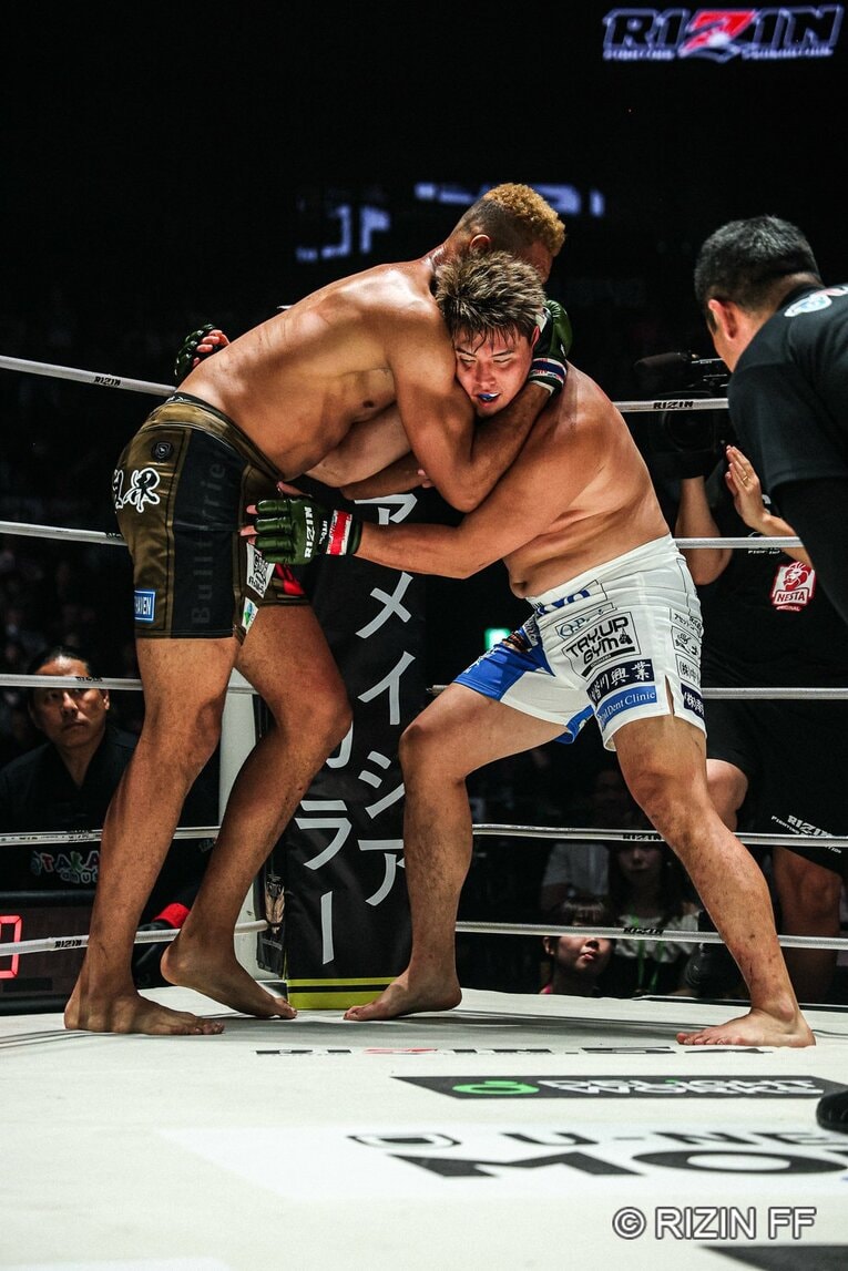 『RIZIN.54』エドポロキングvs.上田幹雄　©RIZIN FF