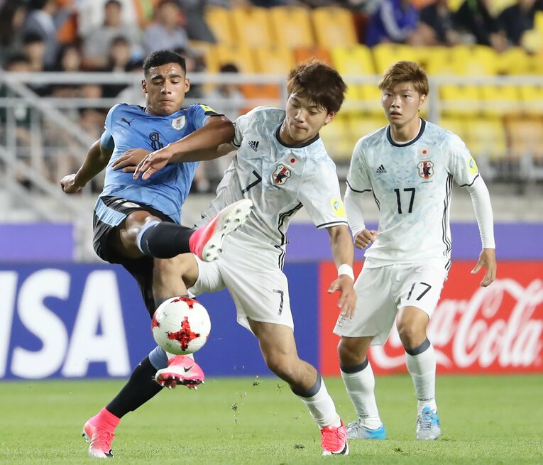 U-20W杯での堂安と市丸　©JIJI PRESS
