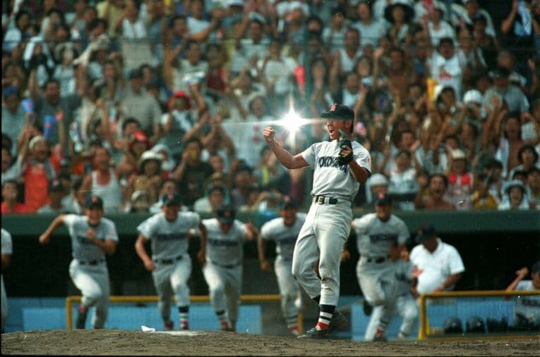 今から24年前の1998年8月22日、甲子園決勝でノーヒットノーランを達成した松坂。終盤のマウンドで何が起きていたのか ／ photograph by NIKKAN SPORTS/AFLO