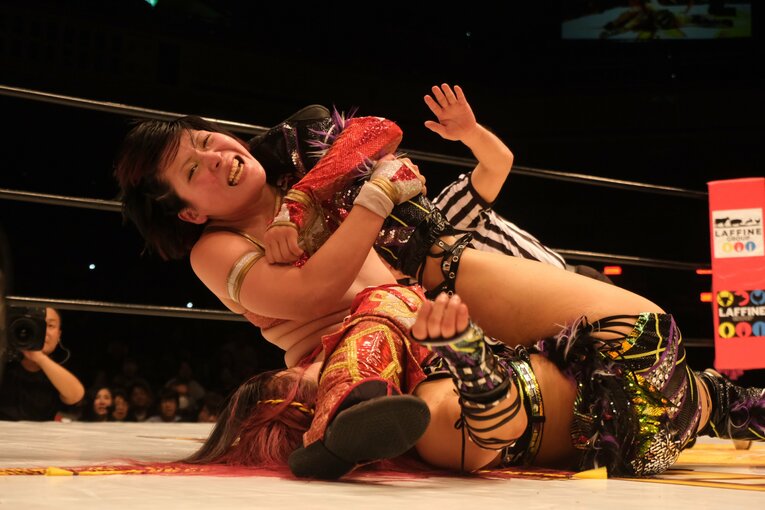「日本スタイルも出し切った」イヨ・スカイが“WWEでは使えない大技”を…林下詩美が女子プロレス新団体で叶えた夢「今日は紫雷イオが見れた」(74)