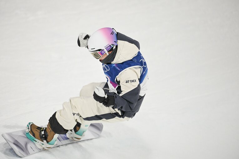 ガッツポーズの戸塚　©Nanae Suzuki/JMPA