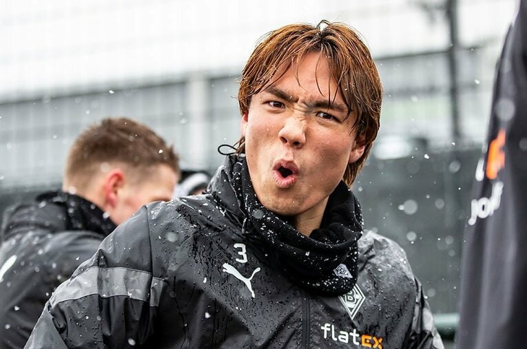 日本代表DF板倉滉の素顔を、元サッカー選手で専属シェフの池田晃太さんに教えてもらった ／ photograph by Christian Verheyen/Getty Images