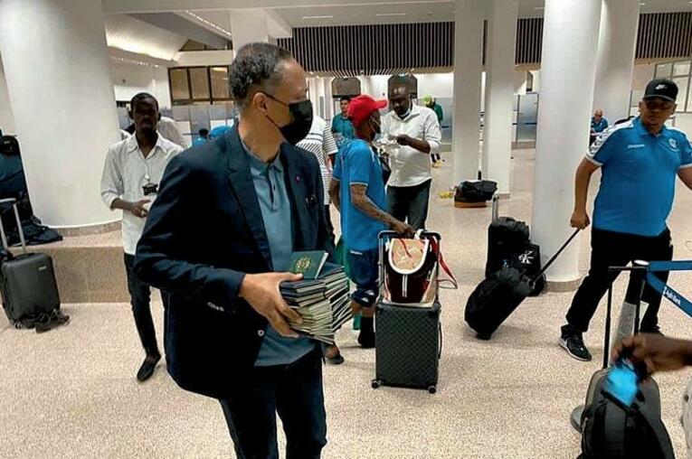 パスポートは没収された　©Facebook Fédération Gabonaise de Football