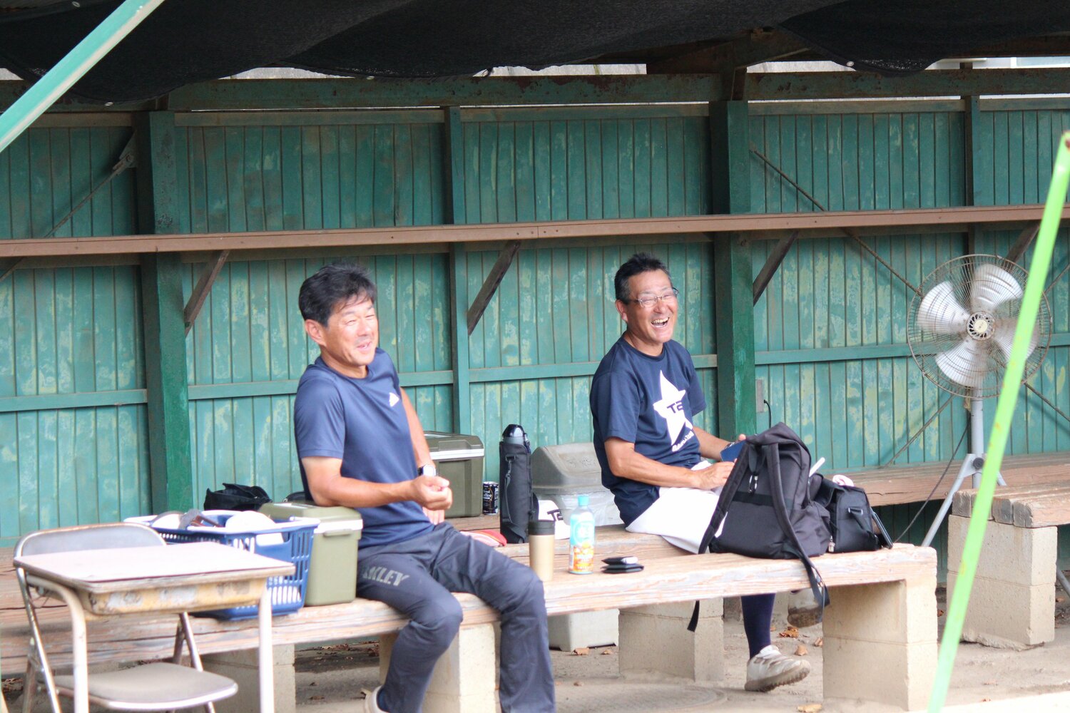 現在監督をつとめる下田和彦（左）と、山崎昌弘コーチ　©Katsuharu Uchida