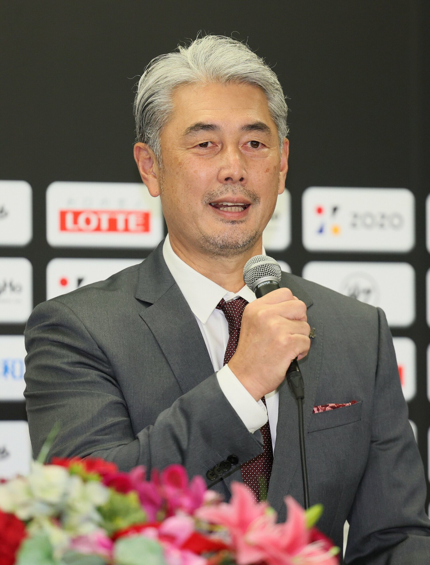 “マイクパフォーマンス”も話題に　©JIJI PRESS