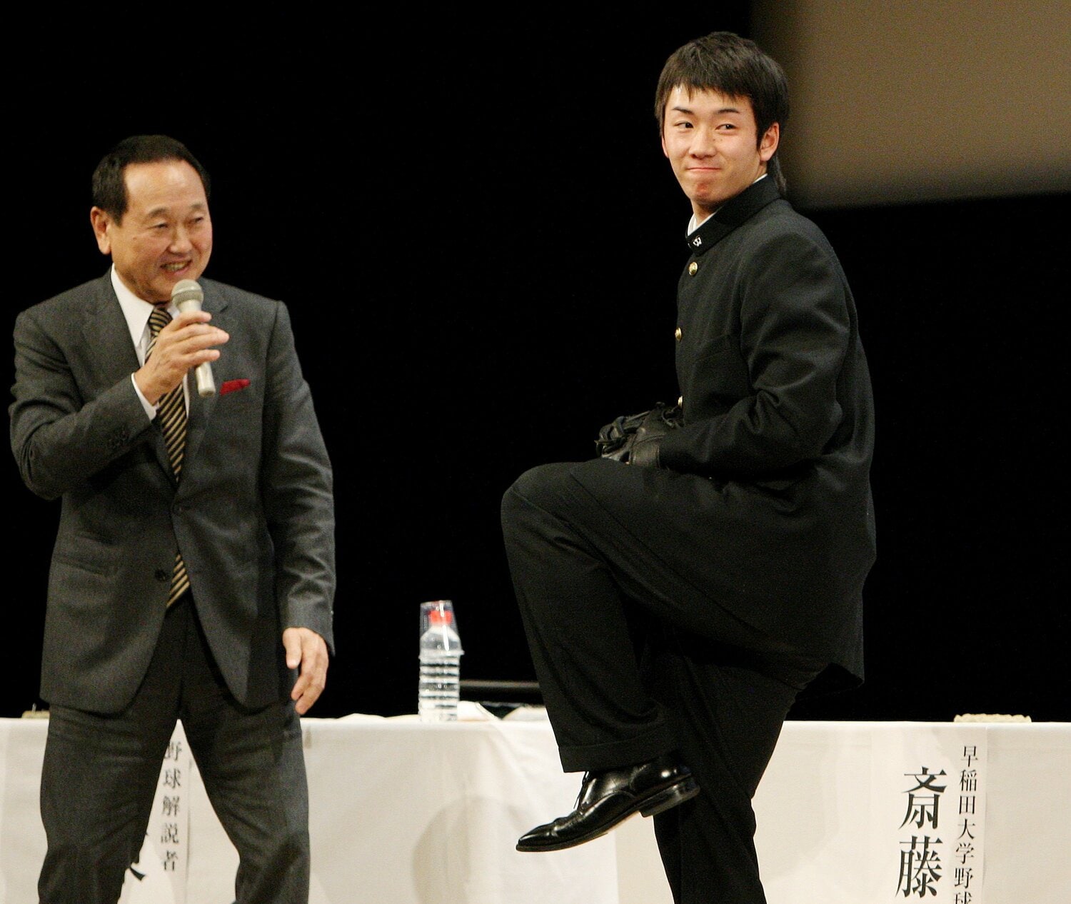 2008年1月に開催されたシンポジウム。早大時代の斎藤佑樹と　©JIJI PRESS