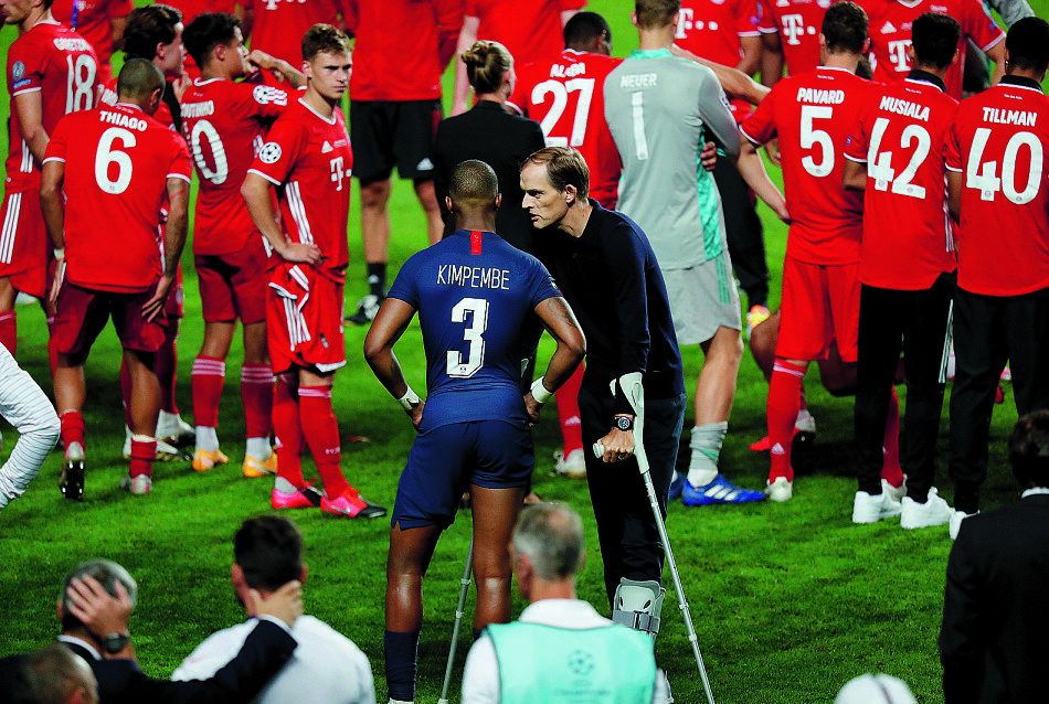 2019-20シーズン、トゥヘル監督は左足を骨折しながらもPSGをクラブ史上初のCL決勝に導いた　©L’Équipe