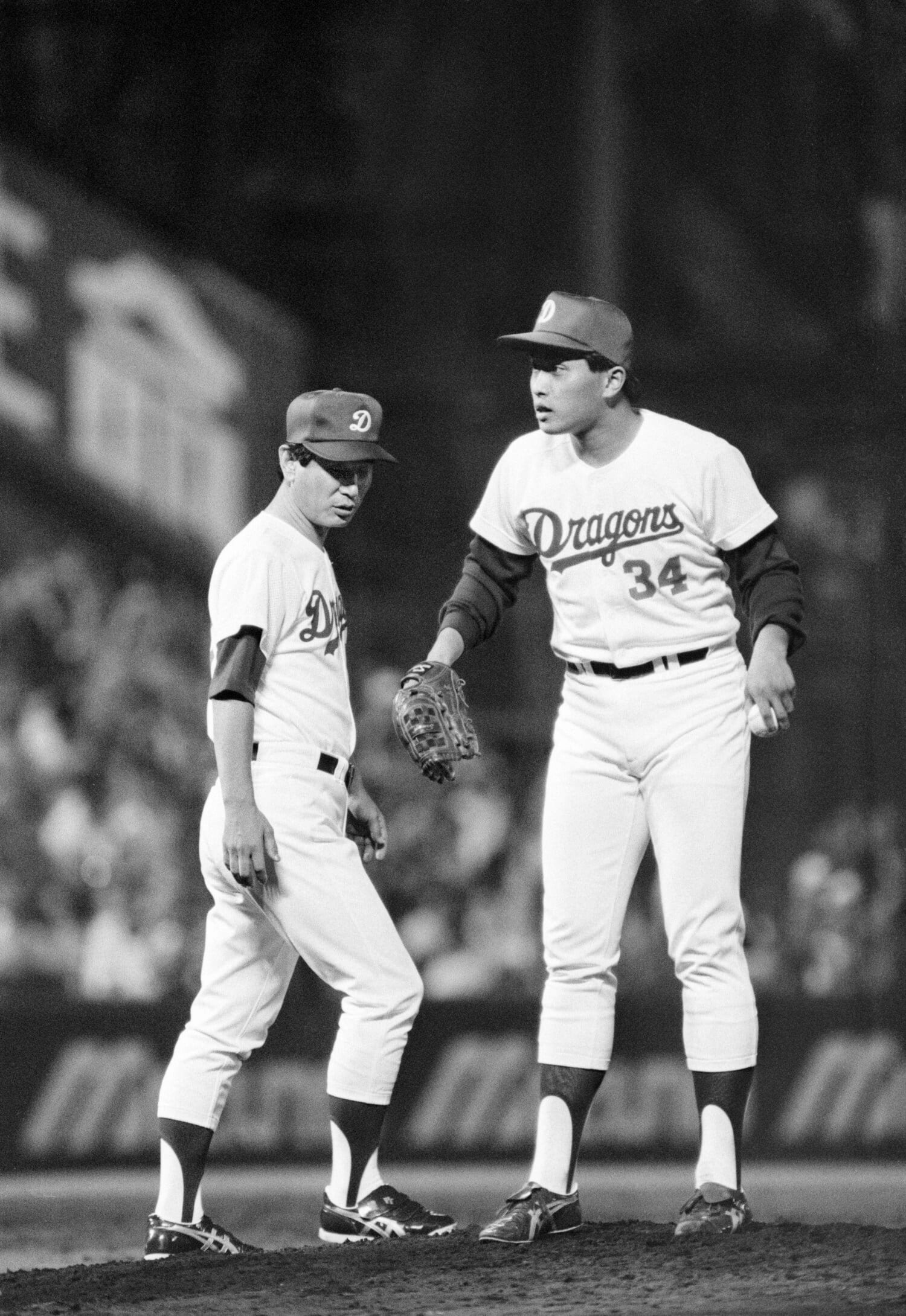 プロ初勝利を挙げた1988年時。34万円の「金一封」が出たという　©JIJI PRESS