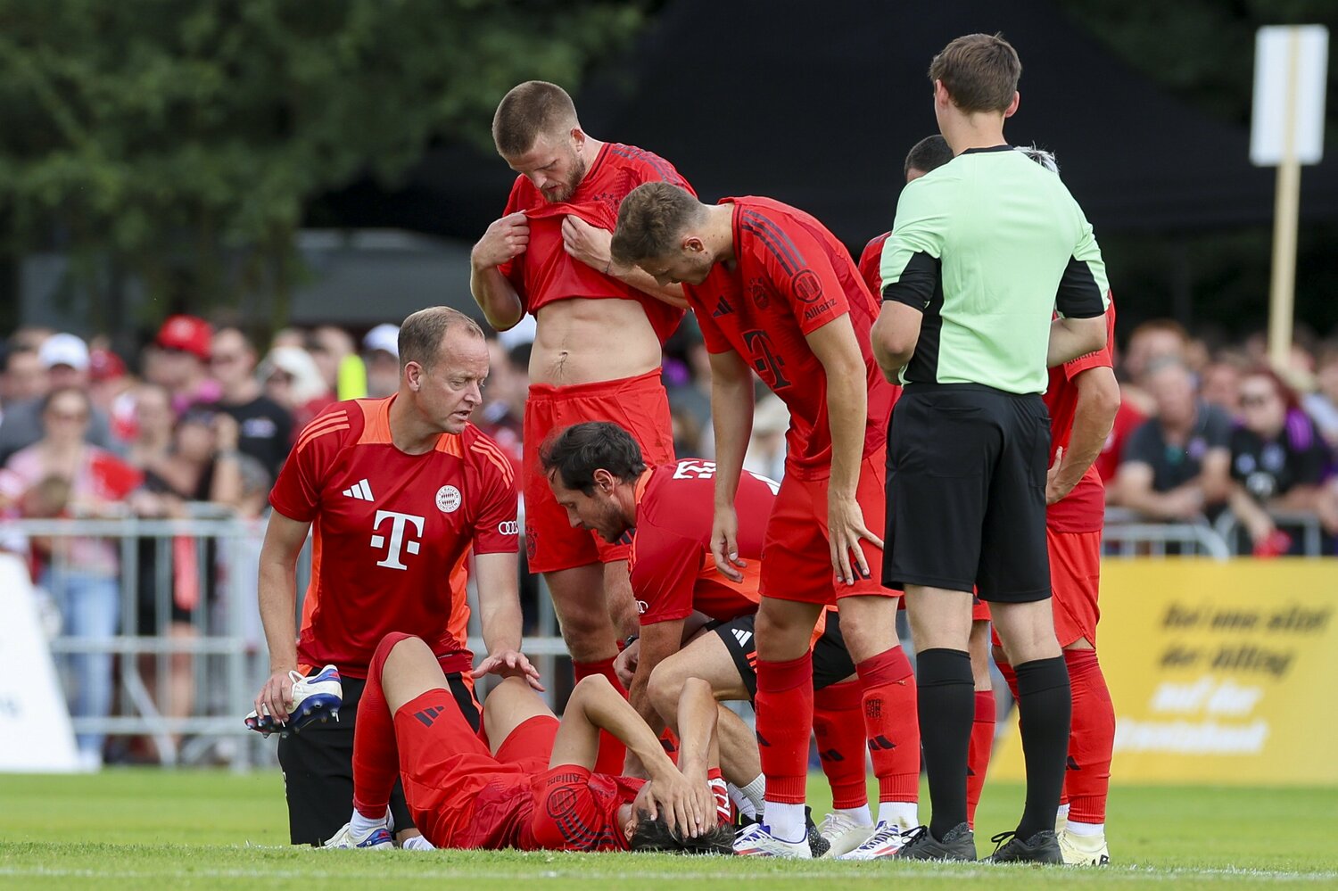 テストマッチで負傷し、落胆する伊藤　©Getty Images