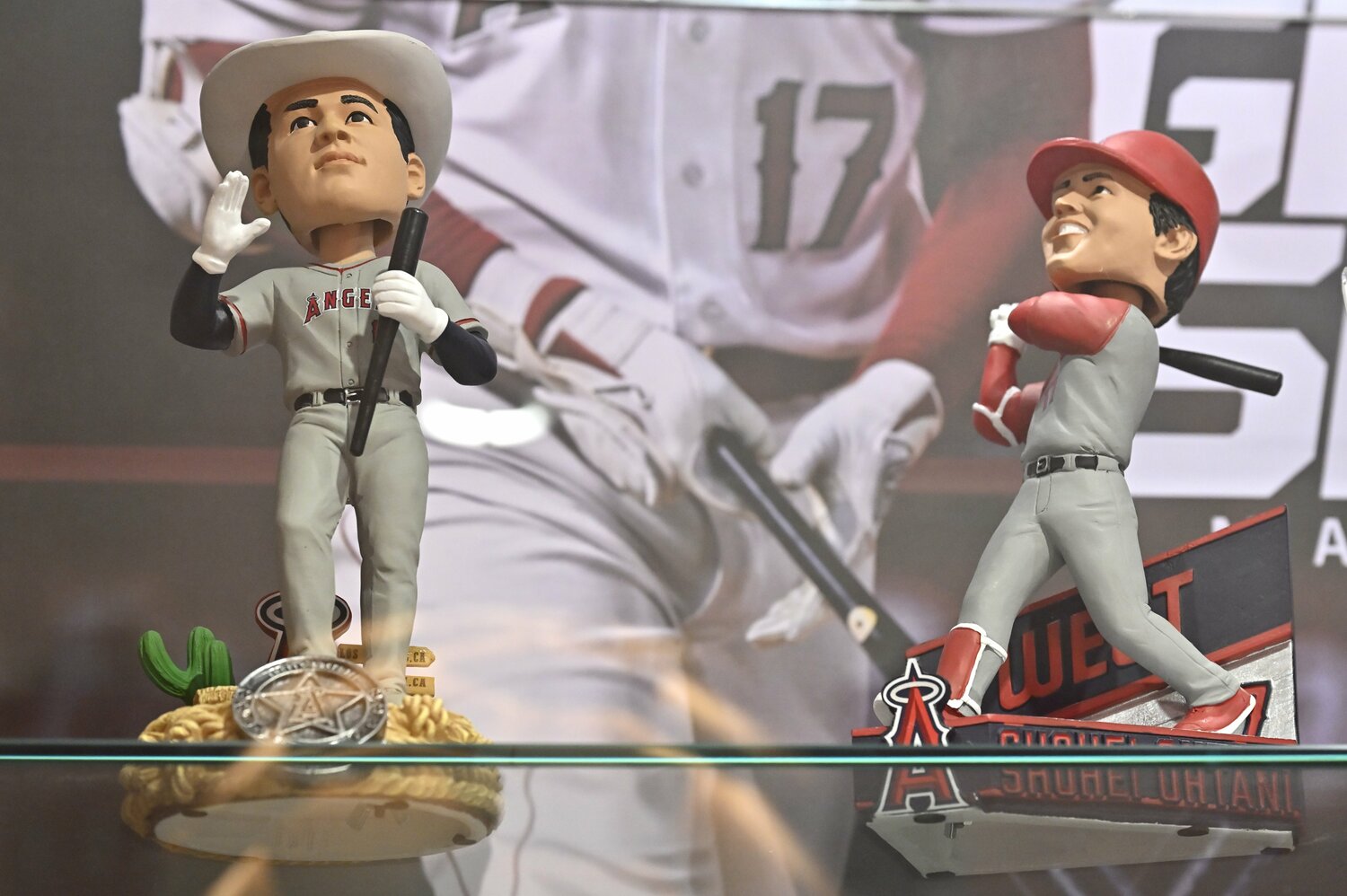 ボブルヘッドだけでも10種以上　©Takashi Shimizu