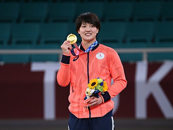 「終わったな」「何やってるんだろう」 “27歳初出場で金メダル”新井千鶴の「積み上げてきたものが違う」柔道人生<Number Web> photograph by Naoya Sanuki/JMPA