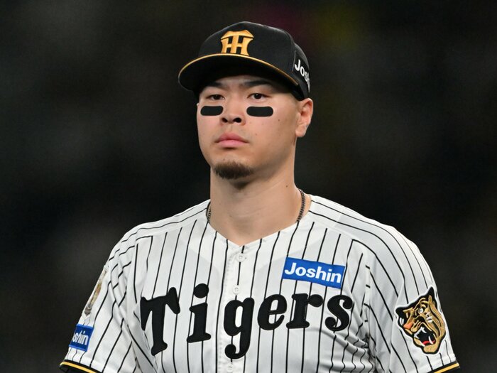 “打率もOPSも歴代最低”三冠王の佐藤輝明だが…バースや落合博満、王貞治ら「昭和との比較は筋違いな理由」大リーグFA市場では“鈴木誠也超え”高評価＜Number Web＞ photograph by Hideki Sugiyama