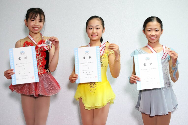 （左から） 柴山歩、島田麻央、中井亜美　(C)Yohei Osada/AFLO SPORT