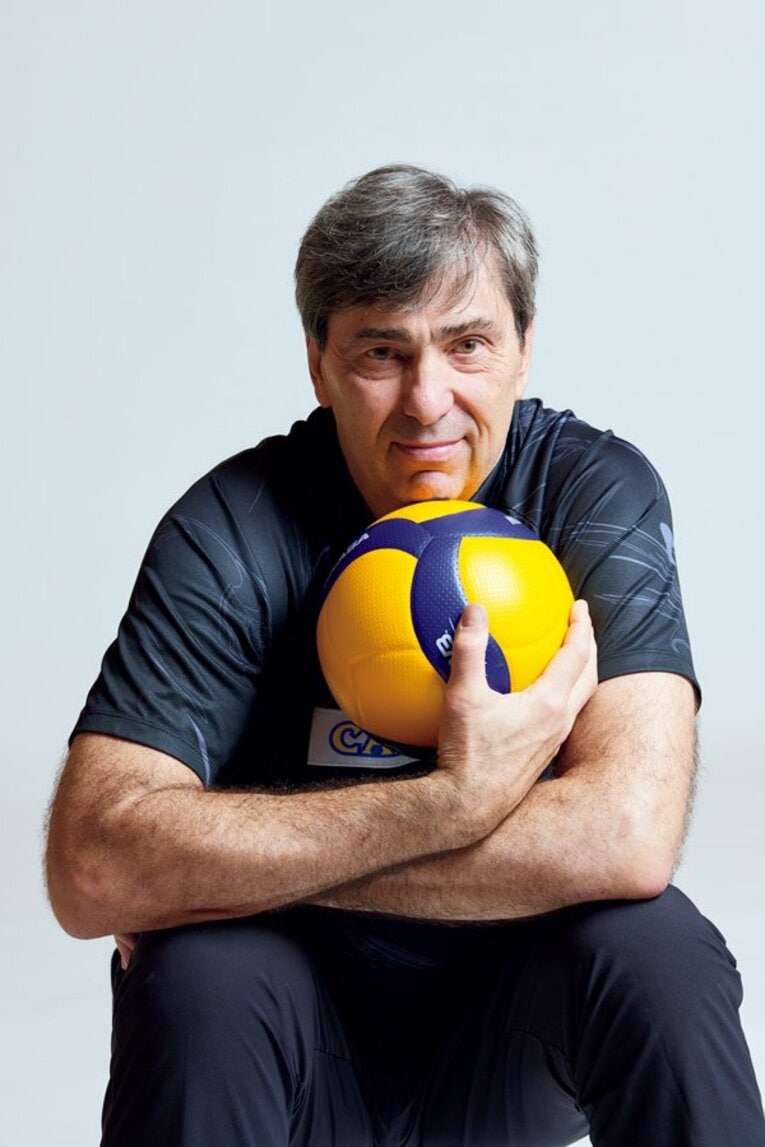 フィリップ・ブラン／ 1960年5月20日生、フランス出身。現役時はフランス代表エースとして'86年世界選手権で最優秀選手賞。'91年に引退後は同代表監督、ポーランド代表コーチを経て'17年に日本代表コーチに。'21年、同監督に昇格。'23、'24年はネーションズリーグでメダル獲得。パリ五輪後、韓国の現代キャピタル監督に　©Yuki Suenaga