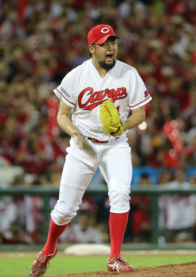 2018年には、3年連続してリーグ制覇の胴上げ投手となった　©JIJI PRESS