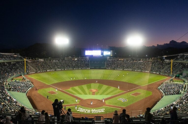 あの張本勲も野村克也も絶賛した「史上最強投手」とは何者か ／ photograph by Nanae Suzuki