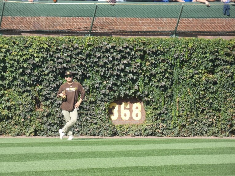 ポストシーズンは登録メンバーを外れたが、チームに同行して出番に備えた松井　©Yuki Yamada