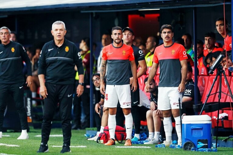 久保建英がGK姿？奇跡の残留に歓喜、“ズボンを抜いだお宝写真”も… 「苦しんだタケのリーガ3年目」をカメラマン視点で振り返る(15)