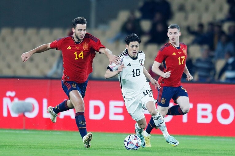 W杯前に日本人カメラマンが撮ったU-21スペインvs日本「リアルな実力差」ハイプレス空転の完敗を“未来予測”にしないためには… (13)