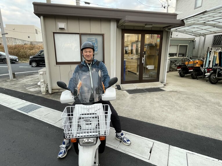 【仕事風景】新聞販売店でオーナーを務める元中日・前原博之さん　©NumberWeb