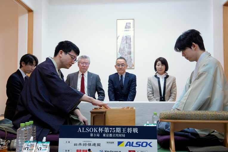 第3局の対局開始時　©日本将棋連盟