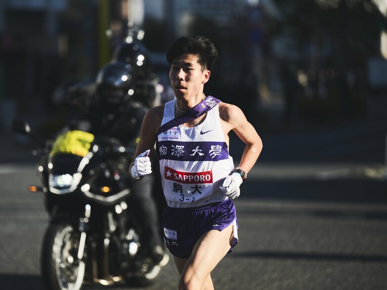 99回箱根駅伝での田澤廉。Ggoatで研鑽を積む彼ら精鋭がマラソンに転向したときどんな結果を出すのか　©Yuki Suenaga