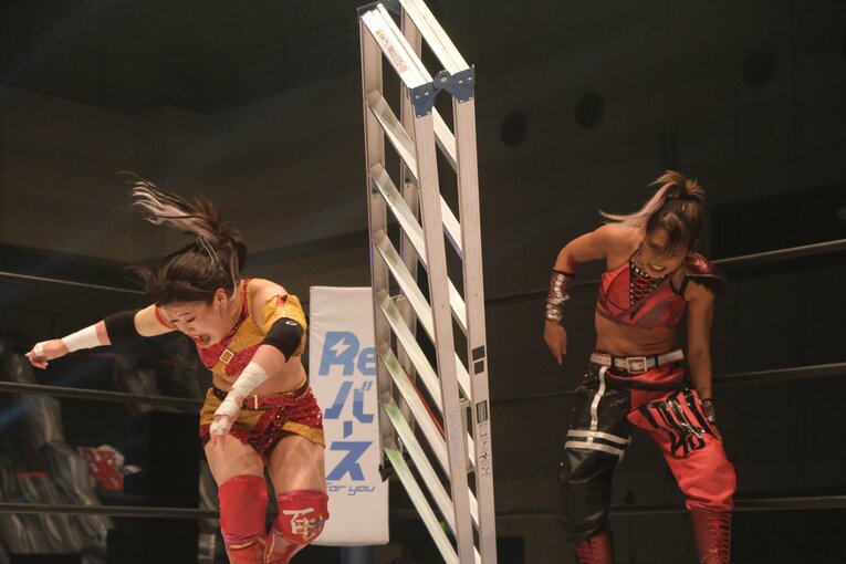 殴り続けた鈴季すず、抱きしめたジュリア…スターダムリーグ戦“最大のカード”は何を残したか？「本当の姉妹」「憎しみは晴れた」(77)