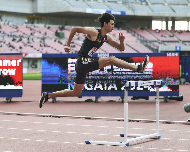 ストライドの大きな走りは魅力的。フラットレースの400ｍでも代表クラスの記録を持つ　©Yuki Suenaga