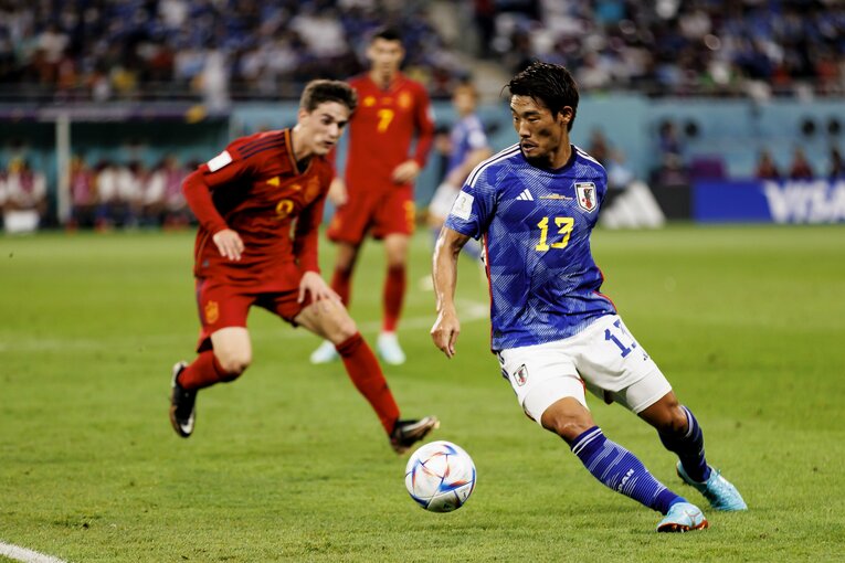 カタールW杯の守田　©Kiichi Matsumoto/JMPA